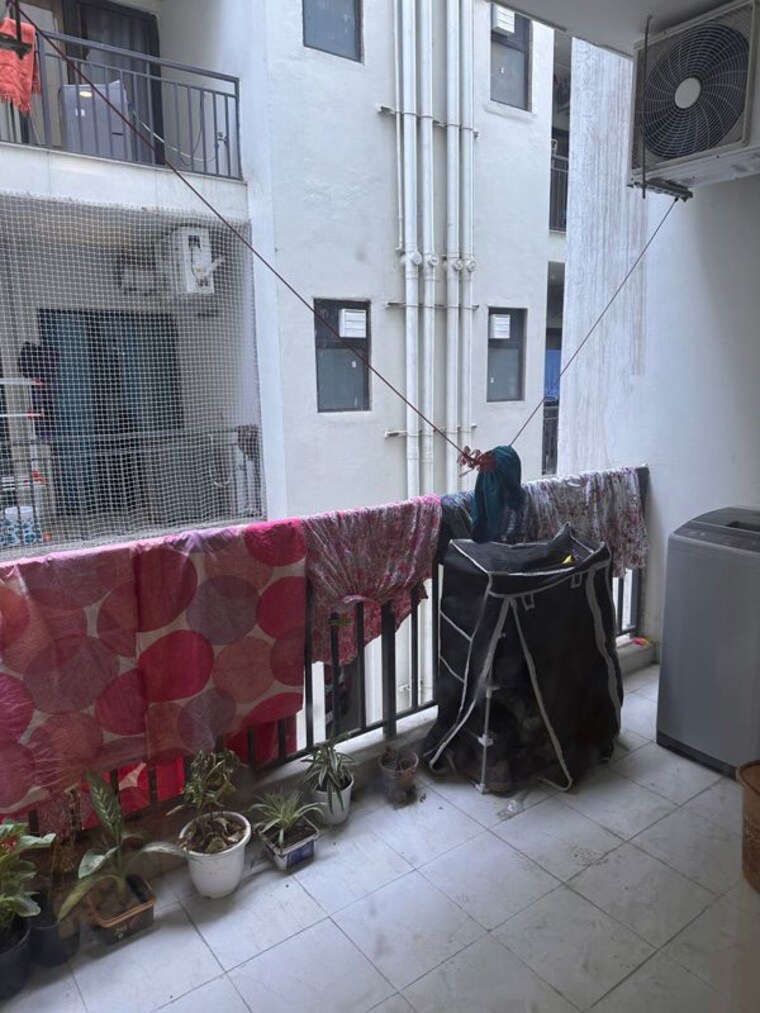 Balcony, suncity-vatsal-valley 2 Bedroom 1130 Sq.Ft. Apartment In Gwal Pahari Gurgaon 10514022