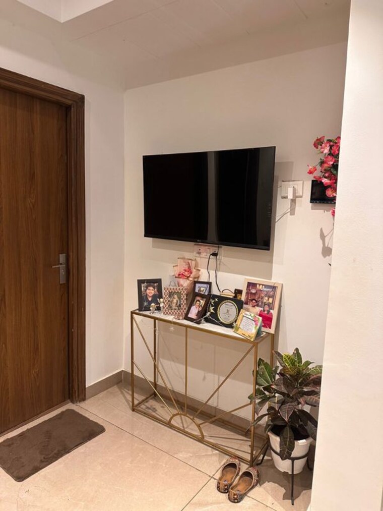 Balcony, suncity-vatsal-valley 2 Bedroom 1130 Sq.Ft. Apartment In Gwal Pahari Gurgaon 10514022