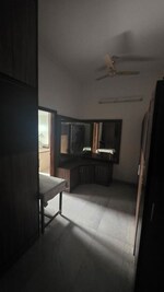 6 BHK + Prayer Room,Servant Room 250 Sq.Yd. Independent House in Sector 34