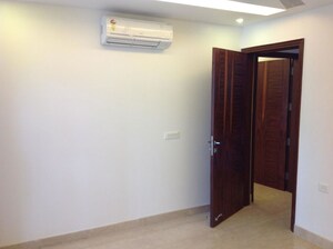 Room in 2 BHK Independent House at Defence Colony – for Rent