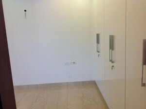 Room in 2 BHK Independent House at Defence Colony – for Rent