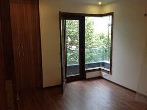 Room in 2 BHK Independent House at Defence Colony – for Rent