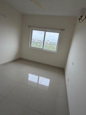 Room in 3 BHK Apartment at Karle Vario Homes, Hebbal – for Rent
