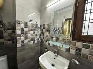 Bathroom in 2 BHK Builder Floor at Sector 21 – for Rent