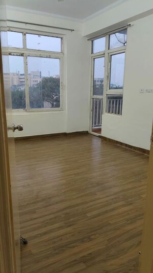 Room in 3 BHK Builder Floor at Sector 22 – for Rent