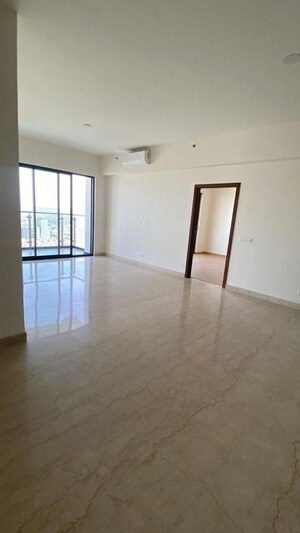 Room in 4 BHK Apartment at M3M Latitude, Sector 65 – for Rent