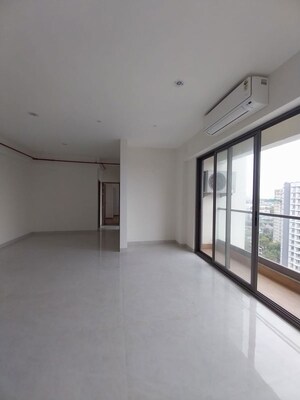 Room in 3 BHK Apartment at Savvy Merushikhar, Andheri East – for Sale