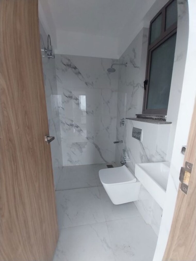 Bathroom, savvy-merushikhar 3 Bedroom 954 Sq.Ft. Apartment In Andheri East Mumbai 10525583