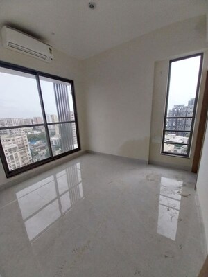 Room in 3 BHK Apartment at Savvy Merushikhar, Andheri East – for Sale