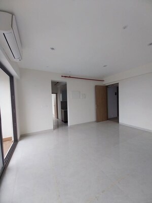 Room in 3 BHK Apartment at Savvy Merushikhar, Andheri East – for Sale