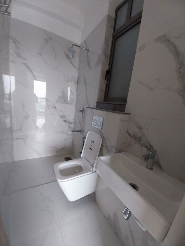Bathroom, savvy-merushikhar 3 Bedroom 954 Sq.Ft. Apartment In Andheri East Mumbai 10525583