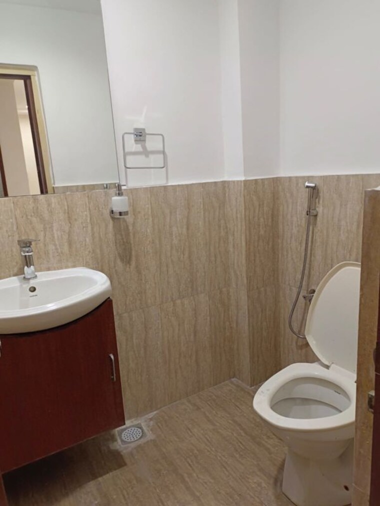 Bathroom, lahari-jubilee-hills 3 Bedroom 3126 Sq.Ft. Builder Floor In Jubilee Hills Hyderabad 10525634