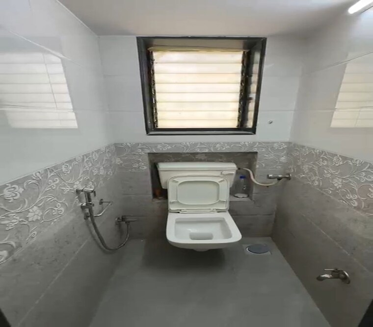 Washroom, sion east 1 Bedroom 475 Sq.Ft. Apartment In Sion East Mumbai 10525681
