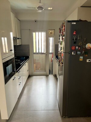 Team Area in 2 BHK Apartment at Lodha Fiorenza, Goregaon East – for Rent