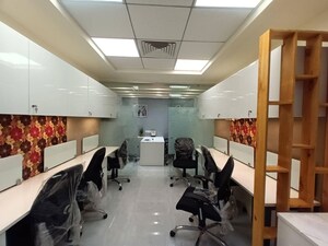 Office Space For Rent in Palasia Square