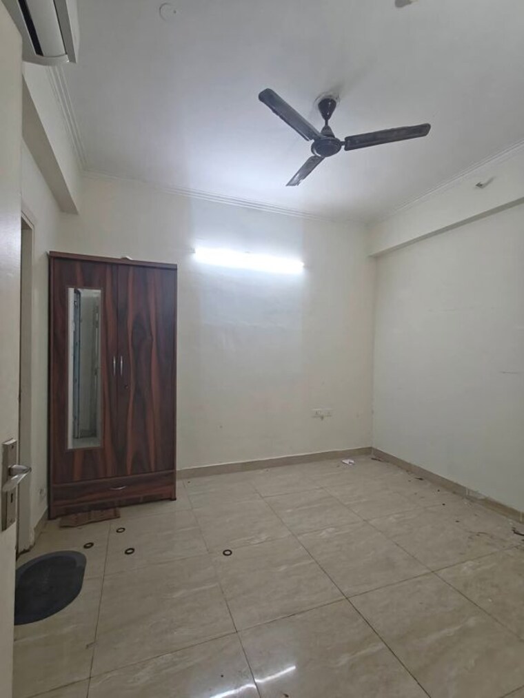 Room, amrapali-riverview 1 Bedroom 580 Sq.Ft. Apartment In Amrapali Leisure Valley Greater Noida 10525765