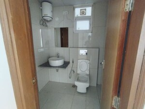 Bathroom in 4 BHK Apartment at SS Linden, Sector 84 – for Rent