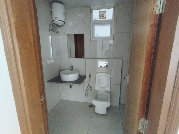 Bathroom, ss-linden 4 Bedroom 2700 Sq.Ft. Apartment In Sector 84 Gurgaon 10525718