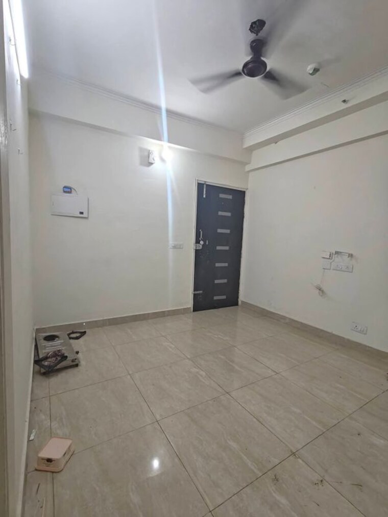 Room, amrapali-ivory-heights 1 Bedroom 580 Sq.Ft. Apartment In Amrapali Dream Valley Greater Noida 10525778
