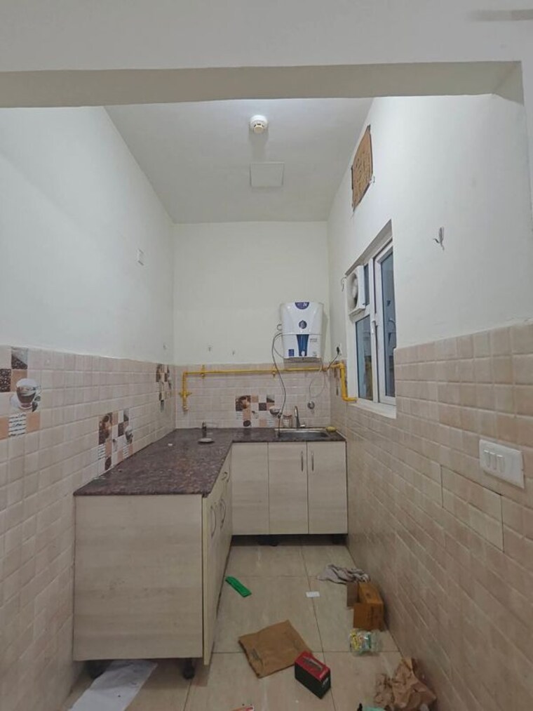 Bathroom, amrapali-ivory-heights 1 Bedroom 580 Sq.Ft. Apartment In Amrapali Dream Valley Greater Noida 10525778