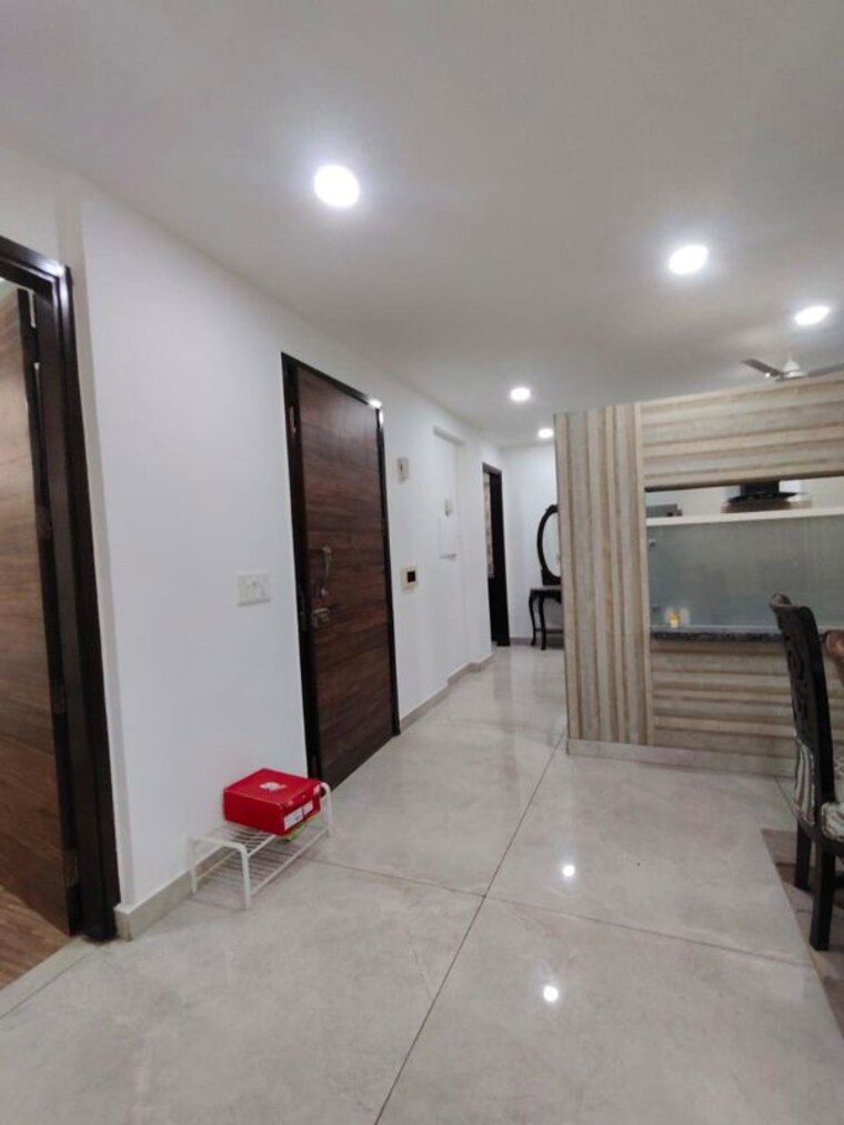 Room, sector 5 dwarka 3 Bedroom 2000 Sq.Ft. Apartment In Sector 5 Dwarka Delhi 10525772