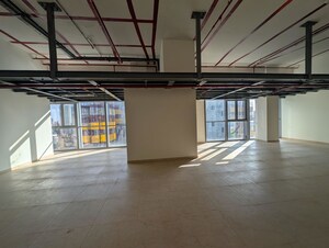 Room in  Office Space at Turf Estate, Worli – for Rent