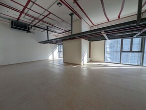 Room in  Office Space at Turf Estate, Worli – for Rent