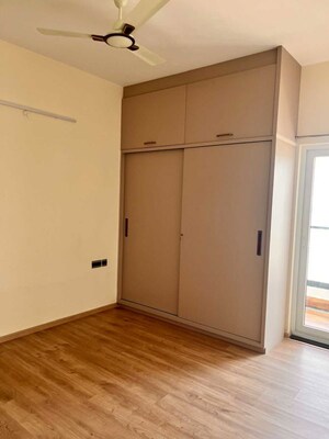 Room in  Apartment at Sumadhura The Olympus, Nanakramguda – for Rent