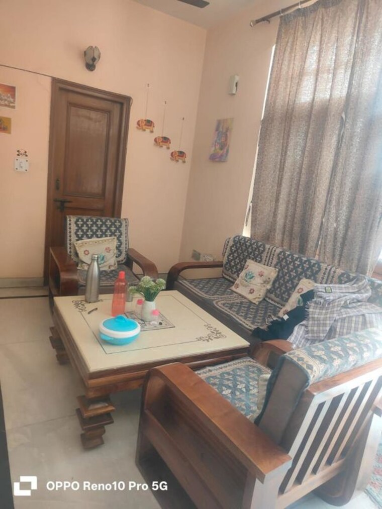 Living Room, rwa-apartments 2 Bedroom 950 Sq.Ft. Builder Floor In Sector 31 Noida 10525799
