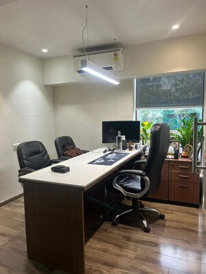  Office Space For Rent in Thaltej