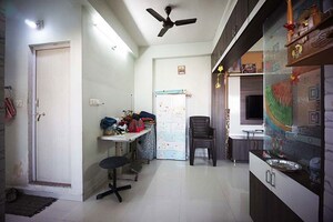 Team Area in 2 BHK Apartment at Nikol – for Sale