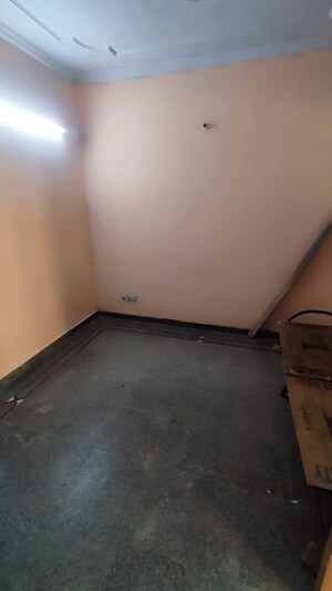 Room in 3 BHK Builder Floor at Palam Vihar Residents Association, Palam Vihar – for Rent