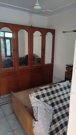 3 BHK + Prayer Room,Study Room,Store Room Builder Floor For Rent in Palam Vihar Residents Association