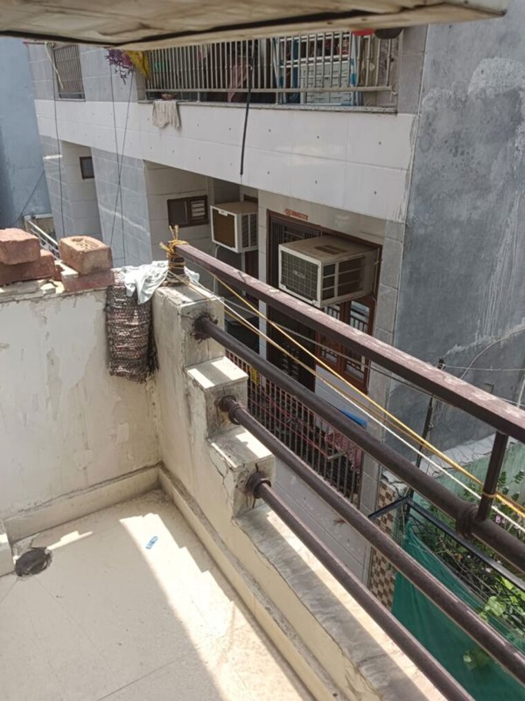 Balcony, uttam nagar 1 Bedroom 450 Sq.Yd. Builder Floor In Uttam Nagar Delhi 10525830