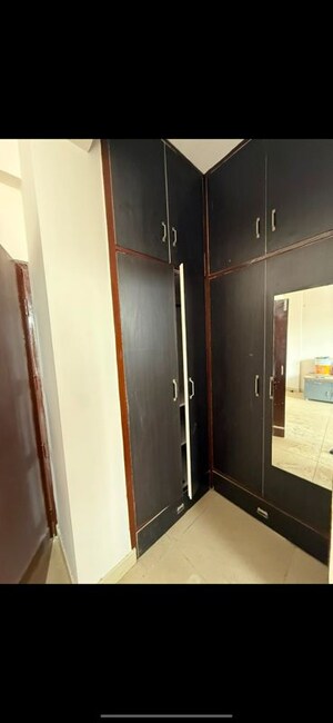 Furnished Amenities in 3 BHK Apartment at Sector 63 – for Sale