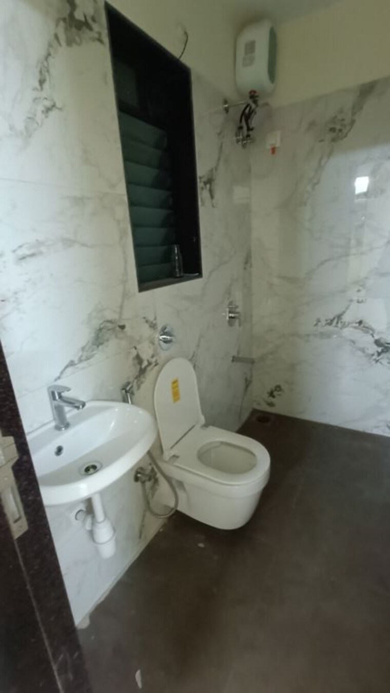 Bathroom, oxford-navrang-crystal 1 Bedroom 413 Sq.Ft. Apartment In Goregaon West Mumbai 10525907