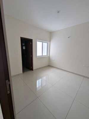 Room in 3.5 BHK Apartment at Prestige Green Gables, Panathur – for Sale