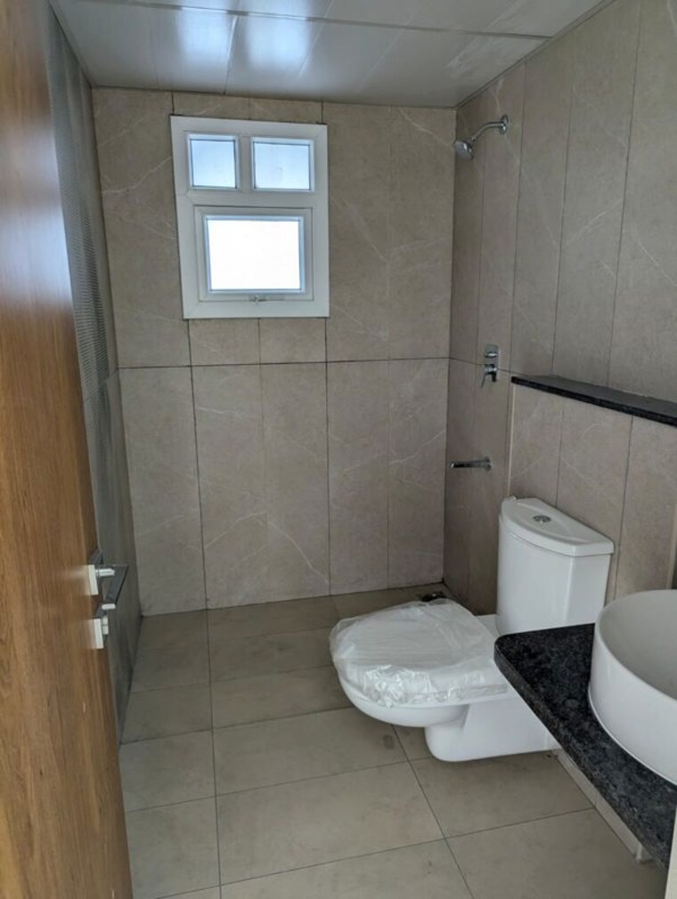 Bathroom, prestige-green-gables 3.5 Bedroom 1910 Sq.Ft. Apartment In Panathur Bangalore 10525891