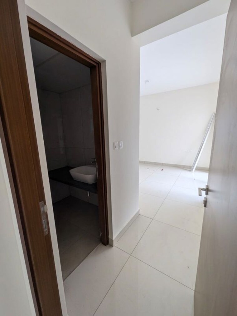 Bathroom, prestige-green-gables 3.5 Bedroom 1910 Sq.Ft. Apartment In Panathur Bangalore 10525891