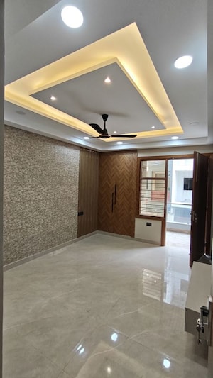 Room in 3 BHK Builder Floor at Fidato Honour Homes, Sector 89 – for Sale