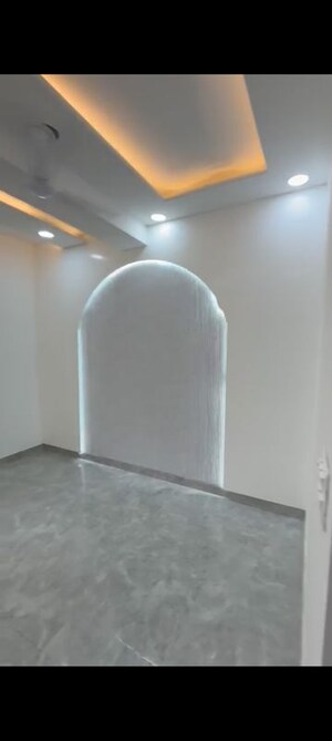 Room in 3 BHK Independent House at RWA Apartments Sector 30, Sector 30 – for Rent