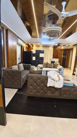 Living Room in 4 BHK Apartment at BPTP Amstoria, Sector 102 – for Sale