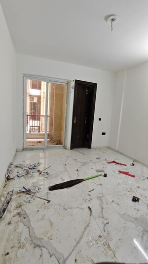 Room in 4 BHK Apartment at Shiv Sai Emerald Heights, Sector 88 – for Rent