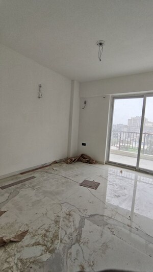 Room in 4 BHK Apartment at Shiv Sai Emerald Heights, Sector 88 – for Rent