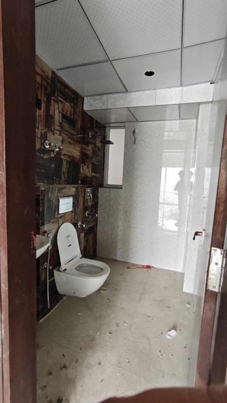 Bathroom, shiv-sai-emerald-heights 4 Bedroom 2190 Sq.Ft. Apartment In Sector 88 Faridabad 10525967