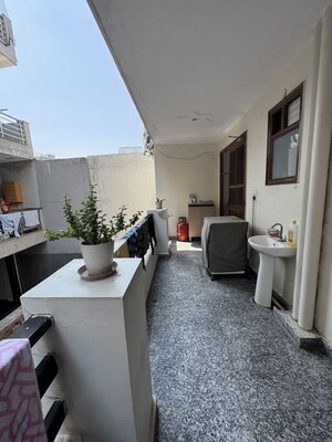 Team Area in 3 BHK Builder Floor at Sector 21 – for Rent