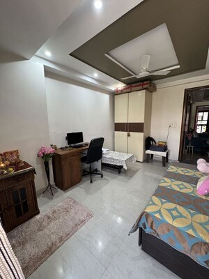 Living Room in 3 BHK Builder Floor at Sector 21 – for Rent