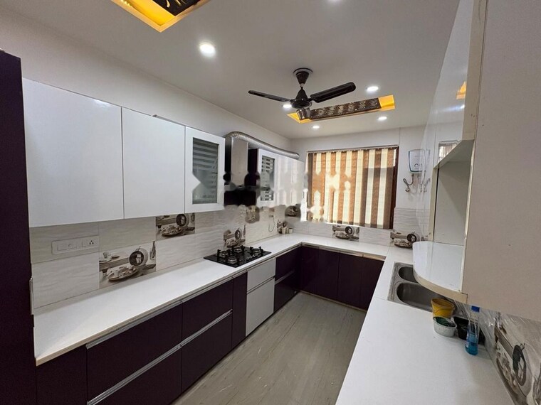 Team Area, hong-kong-bazaar 3 Bedroom 2400 Sq.Ft. Builder Floor In Sector 57 Gurgaon 10525996