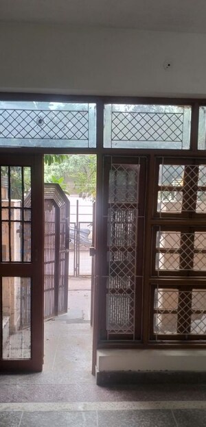 Balcony in 1 BHK Builder Floor at Sector 21 – for Rent