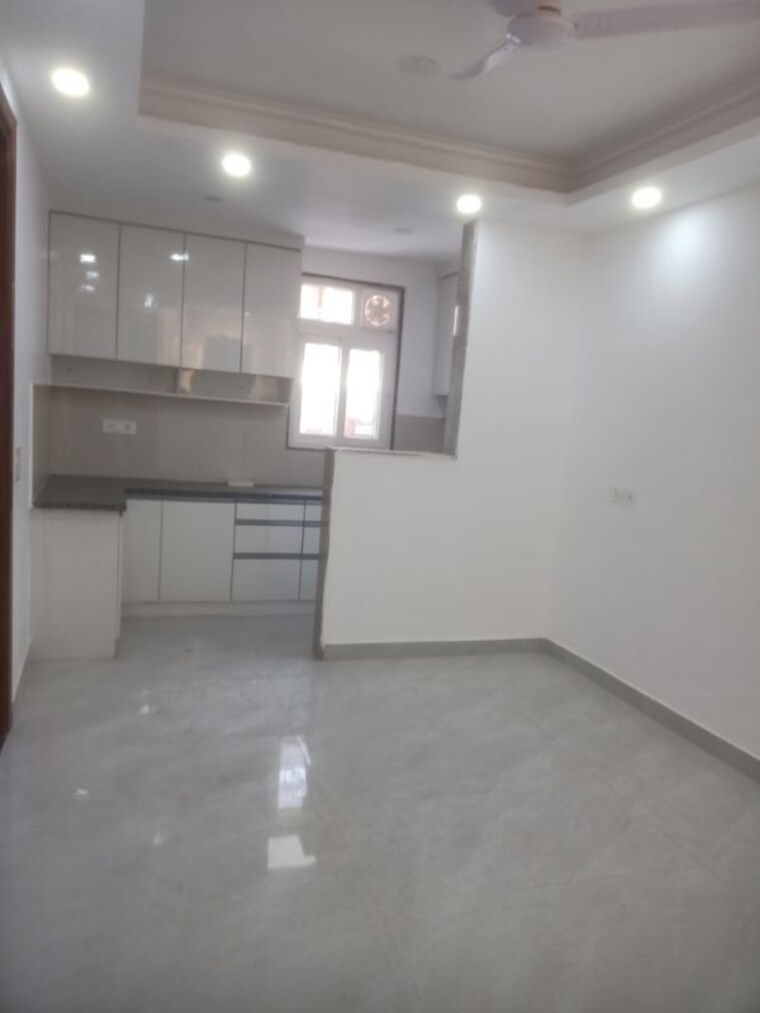 Room, vasant kunj enclave 2 Bedroom 70 Sq.Yd. Builder Floor In Vasant Kunj Enclave Delhi 10525969